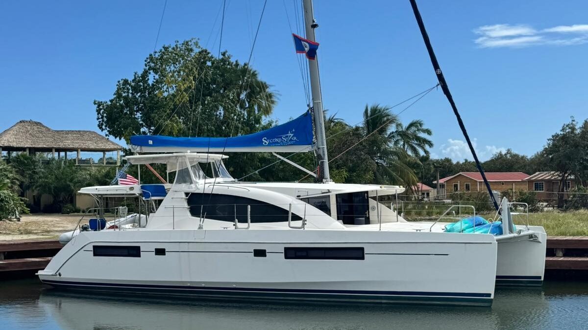 Catamaran Adventure Placencia Belize